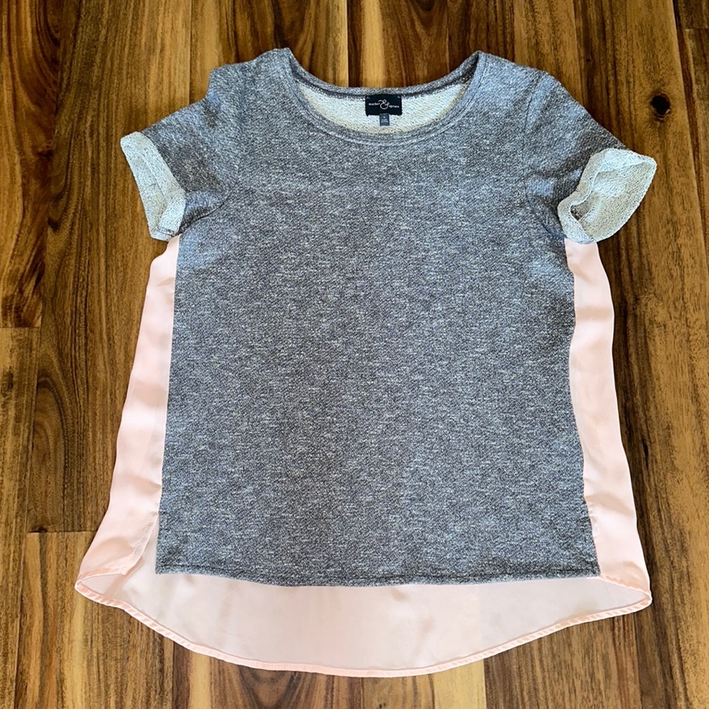 Market & Spruce Top. Sheer on Back Side- Size Small